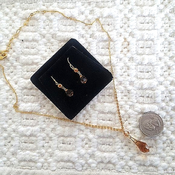 Faceted Amber Vintage Teardrop Goldtone Necklace/Earrings - Picture 6 of 6